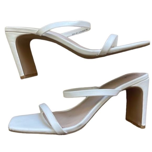 the drop Shoes - White Heels 
